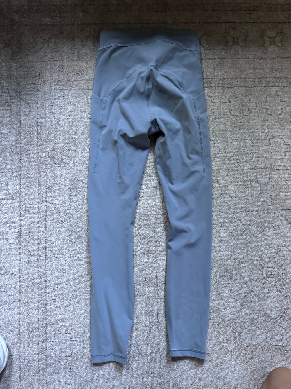 Lululemon Power Thru High-Rise Tight 25" - Size 4 - Picture 4 of 8